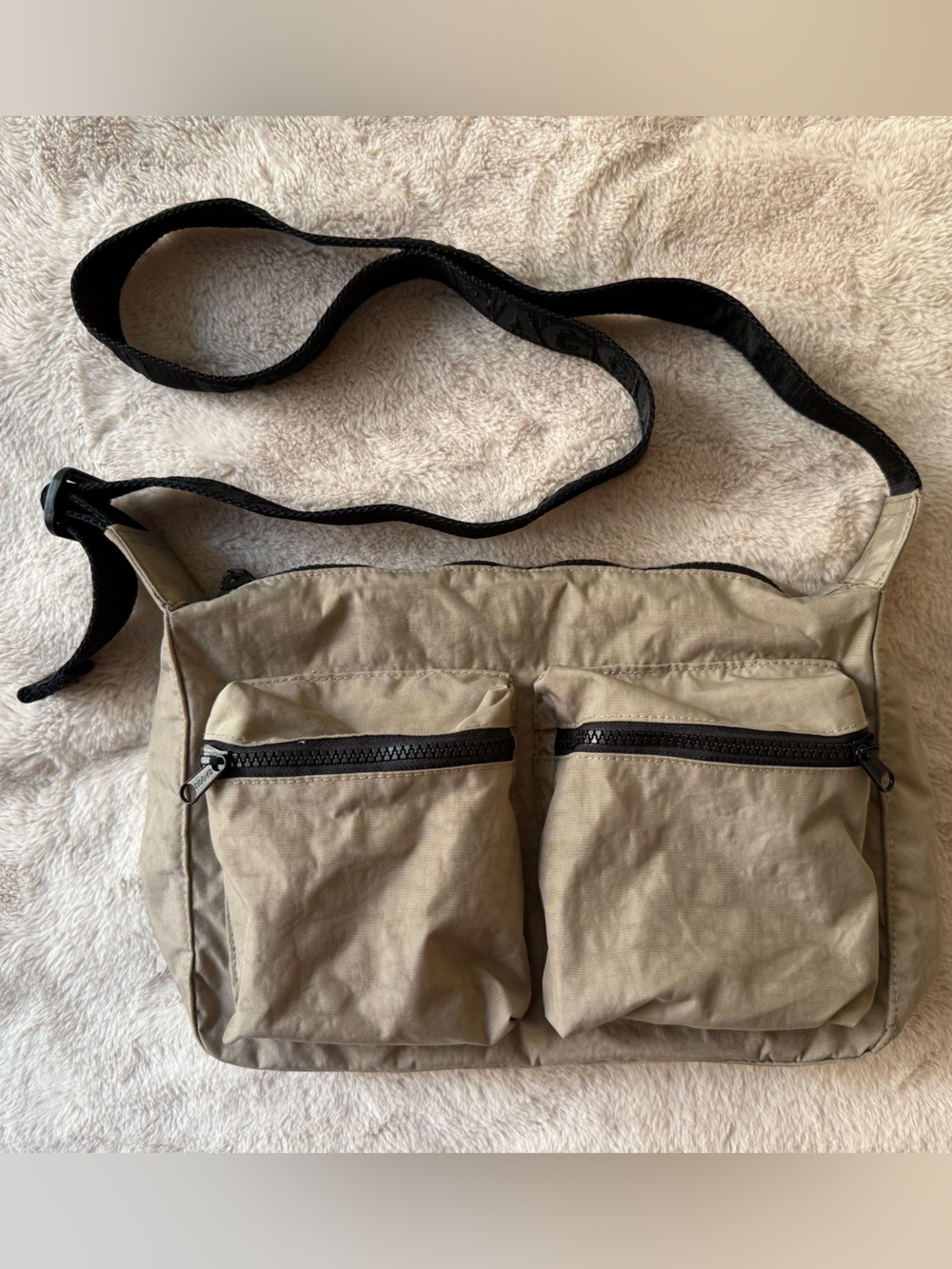 BAGGU Medium Cargo Crossbody Dove